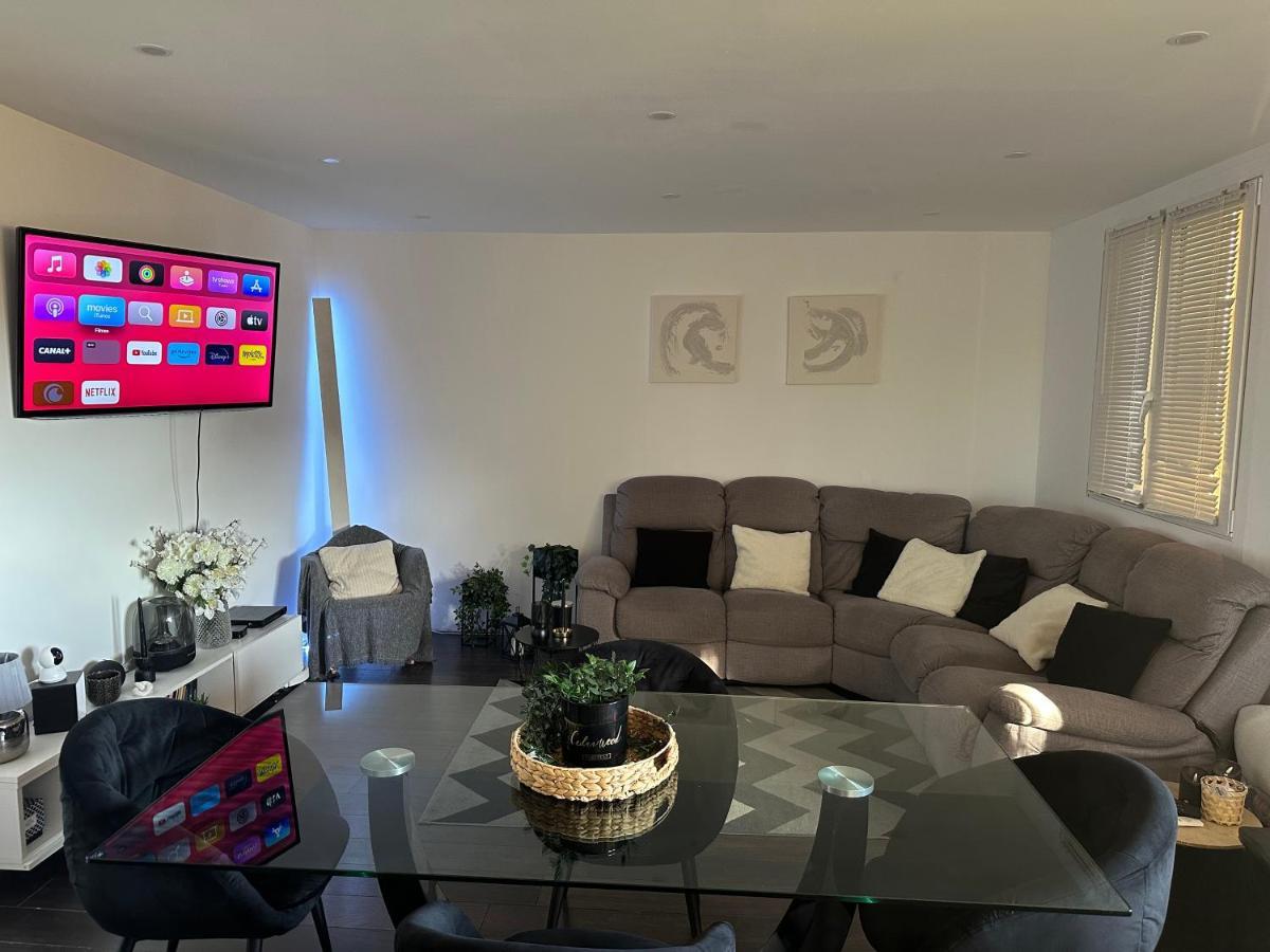 Privat Room In Private Security Residence With Free Parking, 1 Minute From Tramway, 9 Minutes From De Center, Accessible All Transports Nice Luaran gambar